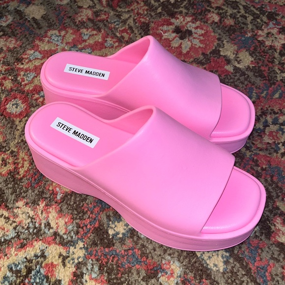 Brand new!! Steve Madden slides - Picture 2 of 3